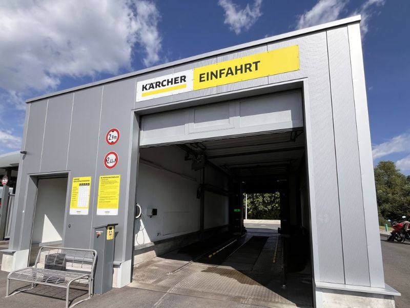 Waschanlage Einfahrt